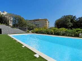 Studio Château-11 by Interhome